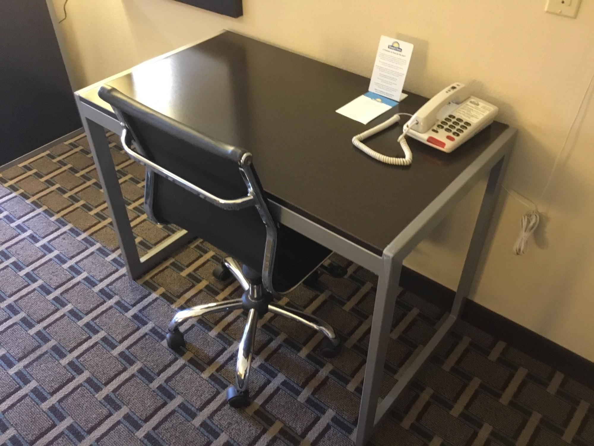 Days Inn & Suites By Wyndham Houston North - Spring Ngoại thất bức ảnh