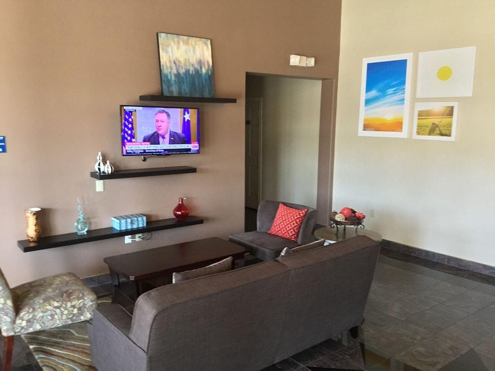 Days Inn & Suites By Wyndham Houston North - Spring Ngoại thất bức ảnh