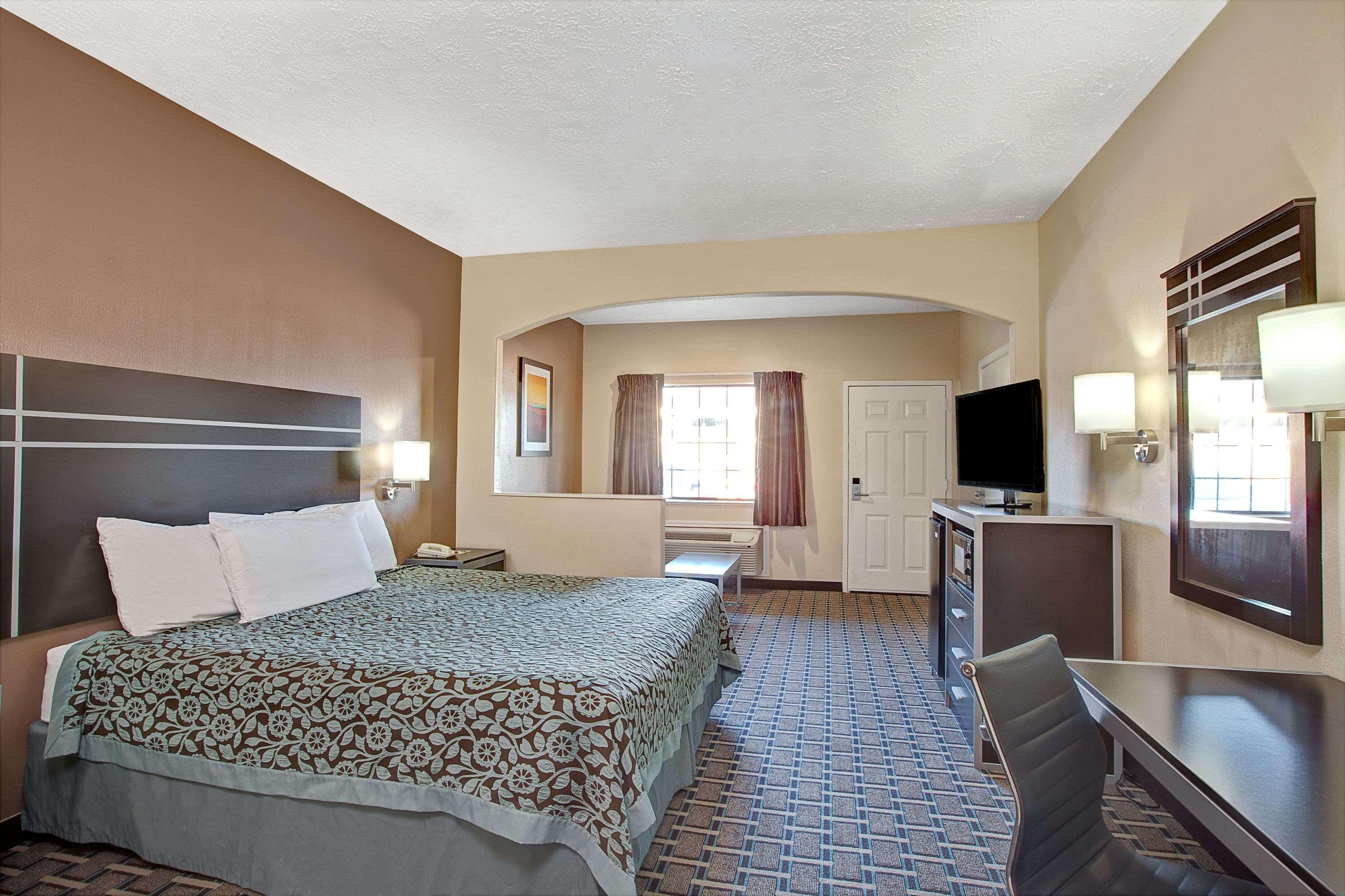 Days Inn & Suites By Wyndham Houston North - Spring Ngoại thất bức ảnh