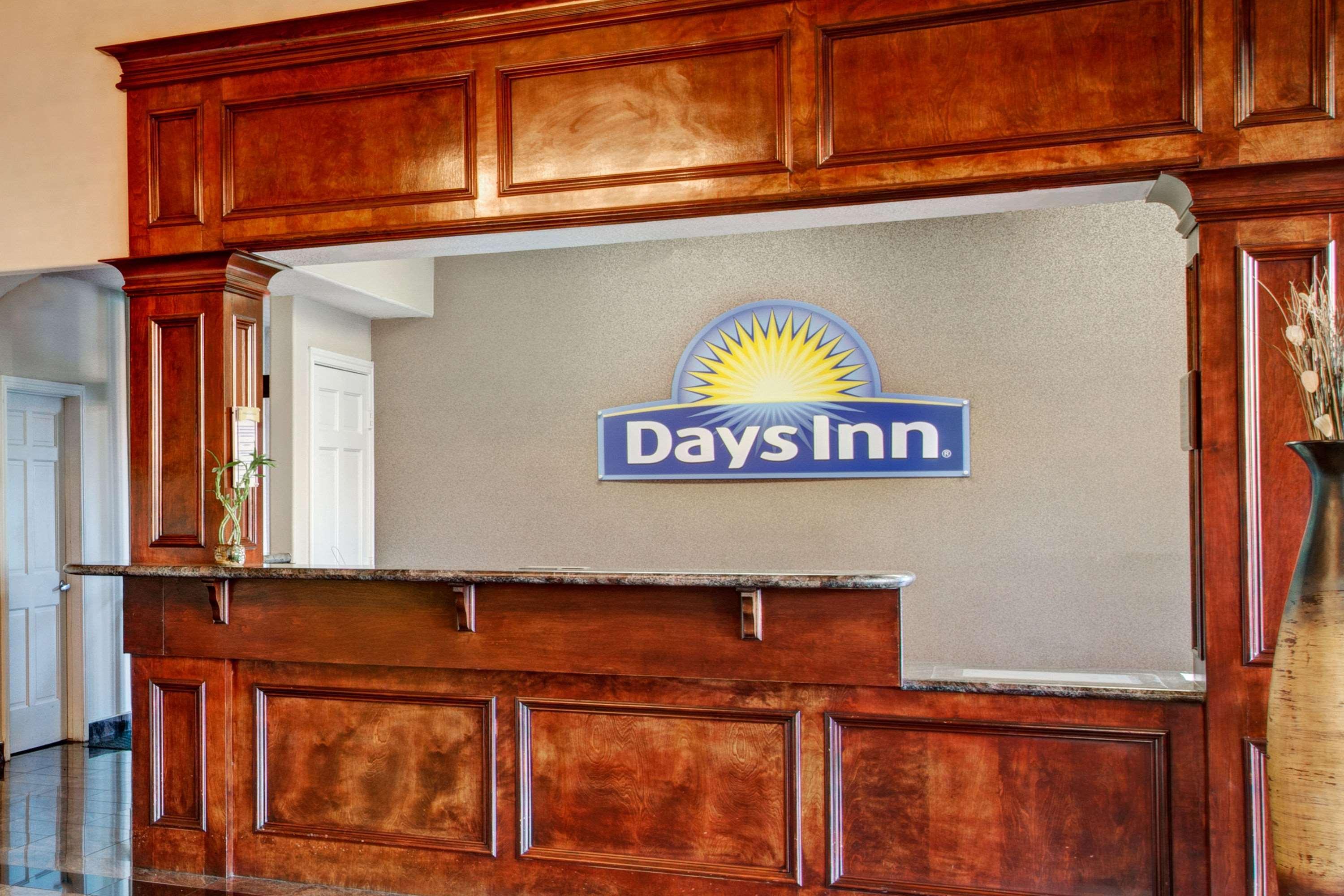 Days Inn & Suites By Wyndham Houston North - Spring Ngoại thất bức ảnh