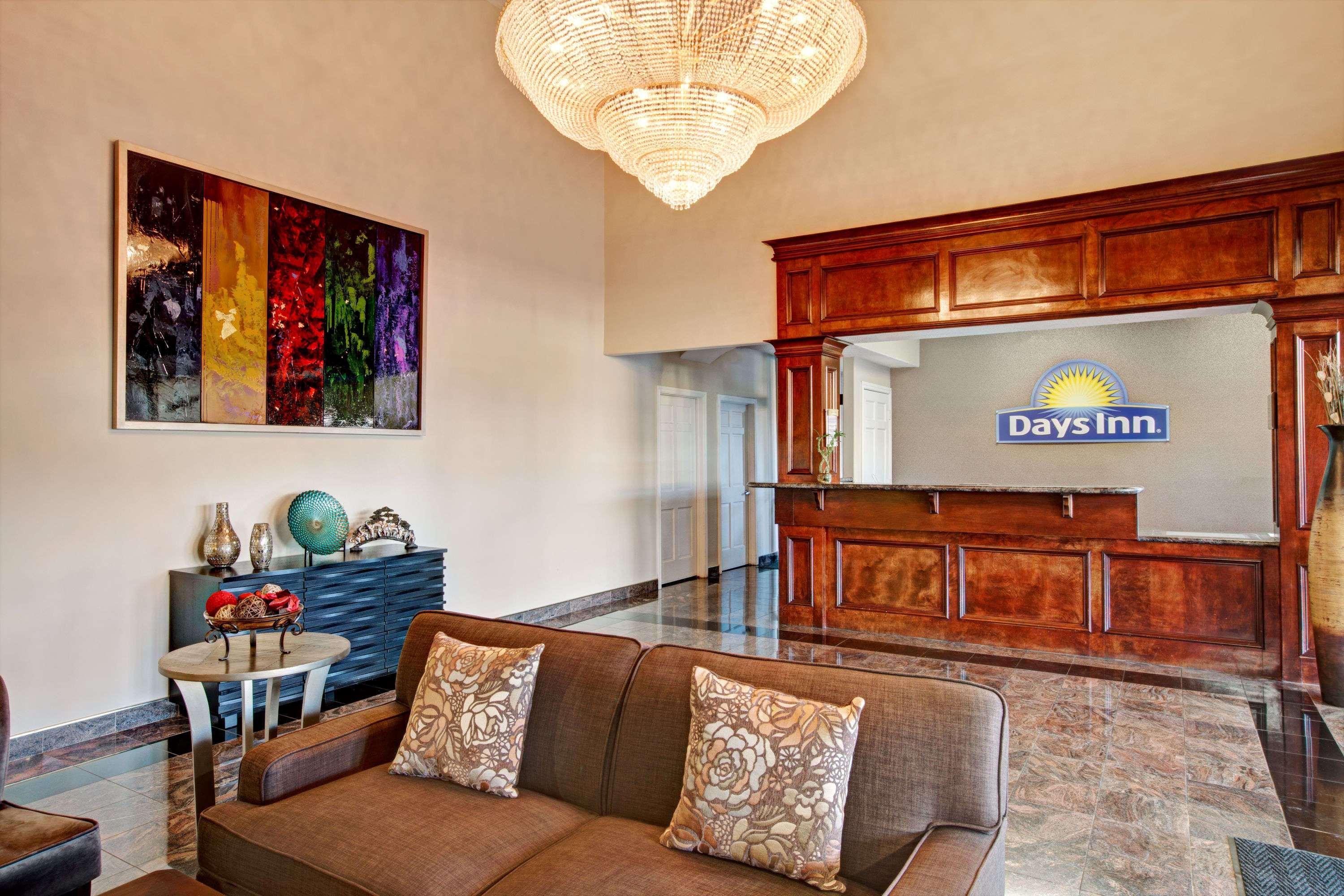 Days Inn & Suites By Wyndham Houston North - Spring Ngoại thất bức ảnh